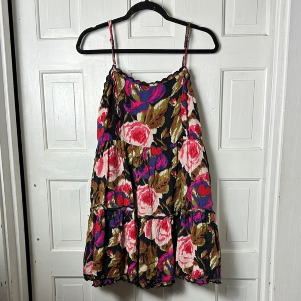 Urban Outfitters mini floral pattern women’s dress size large